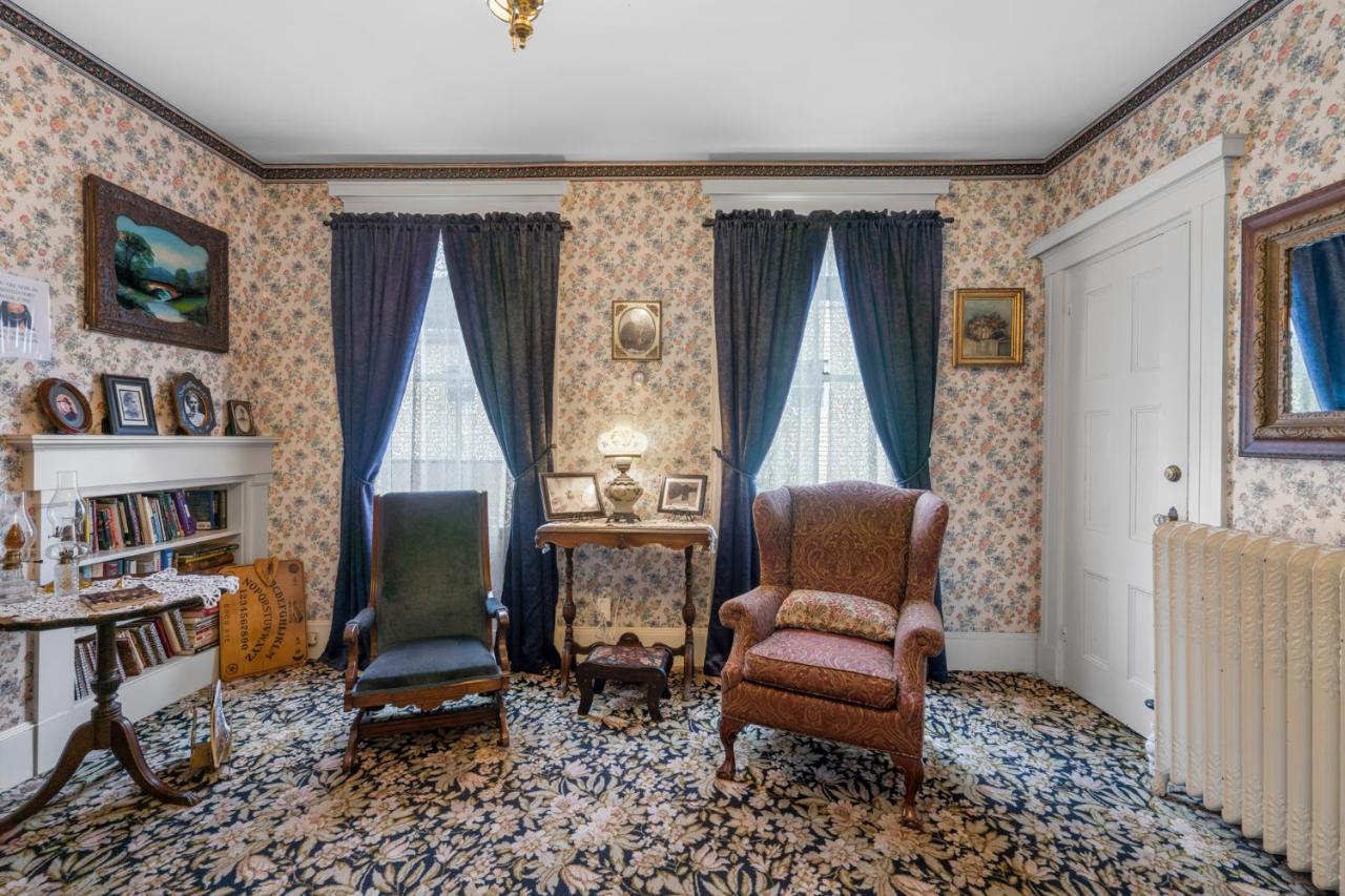 福尔里弗Lizzie Borden House住宿加早餐旅馆 外观 照片