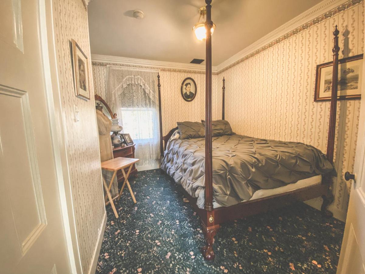 福尔里弗Lizzie Borden House住宿加早餐旅馆 外观 照片