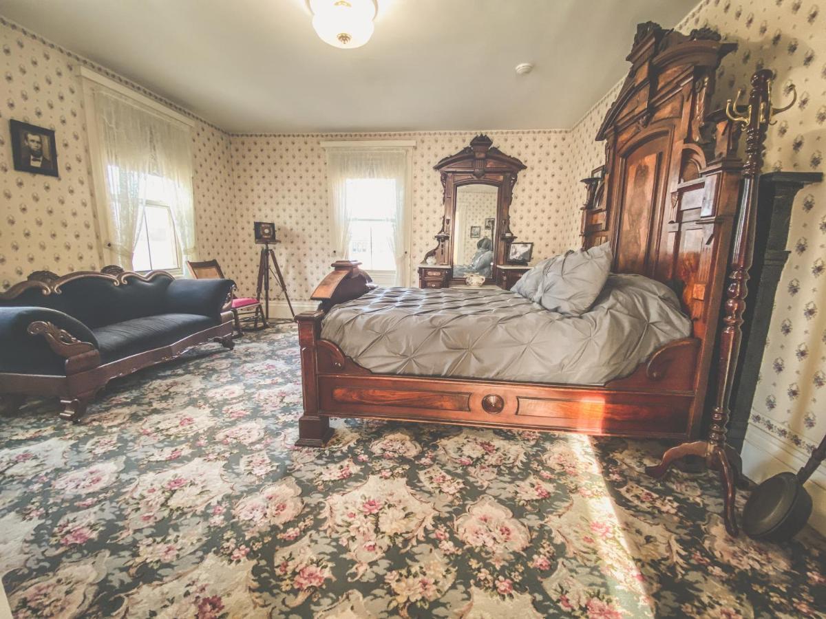 福尔里弗Lizzie Borden House住宿加早餐旅馆 外观 照片