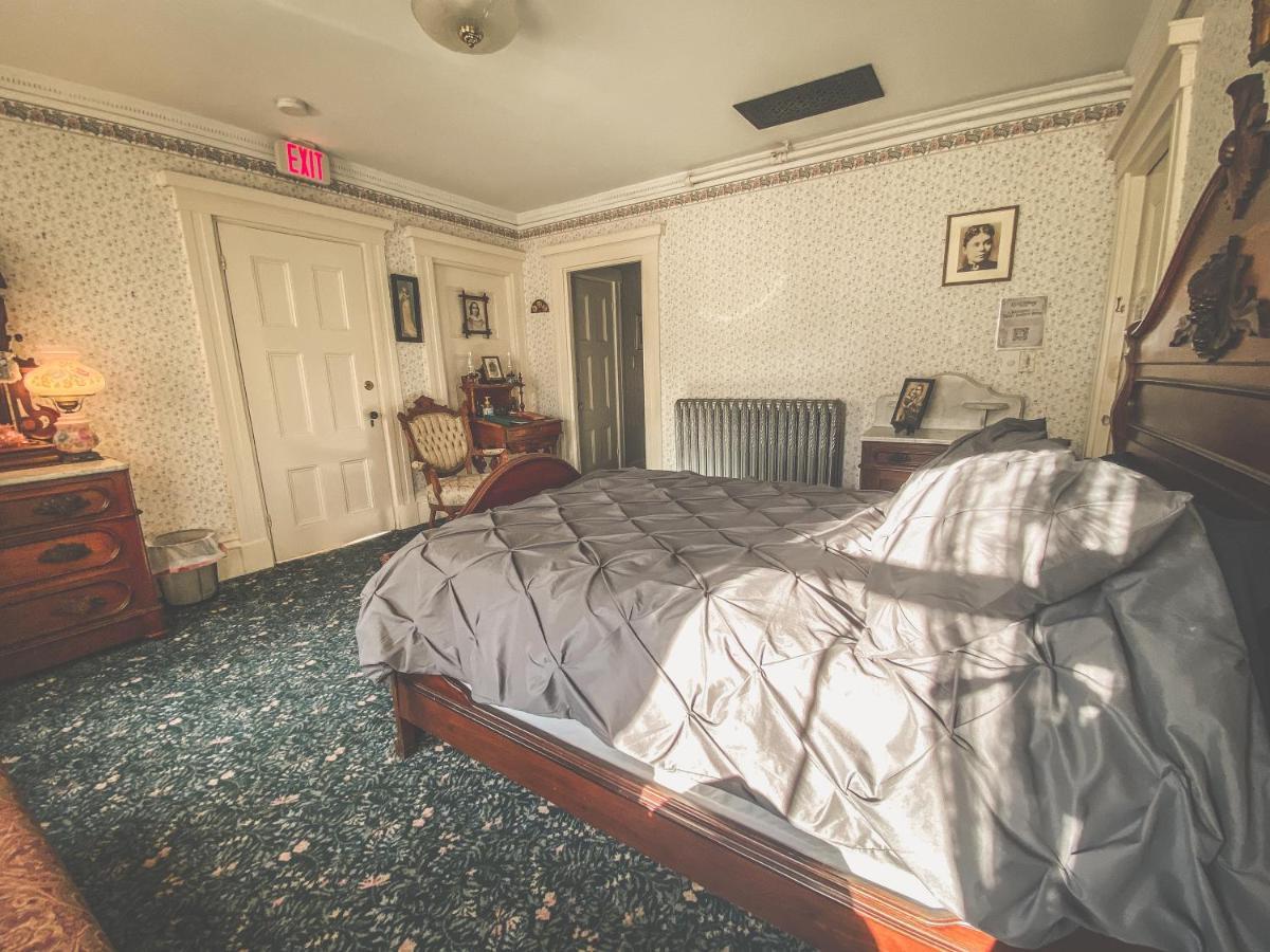 福尔里弗Lizzie Borden House住宿加早餐旅馆 外观 照片