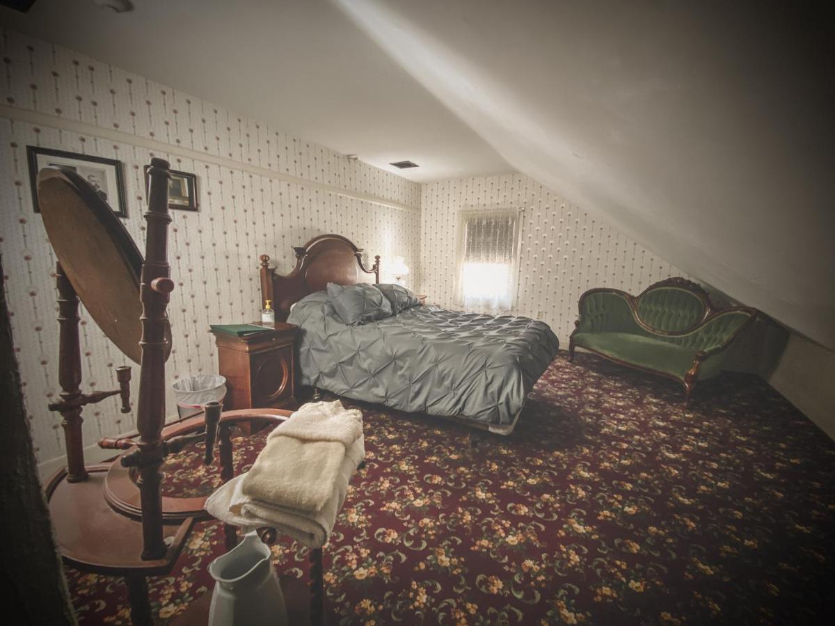 福尔里弗Lizzie Borden House住宿加早餐旅馆 外观 照片