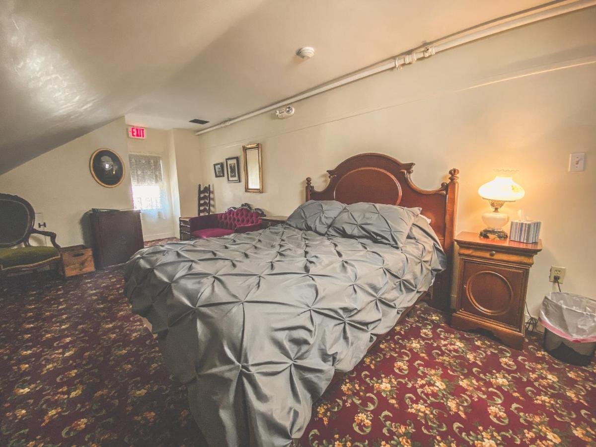 福尔里弗Lizzie Borden House住宿加早餐旅馆 外观 照片