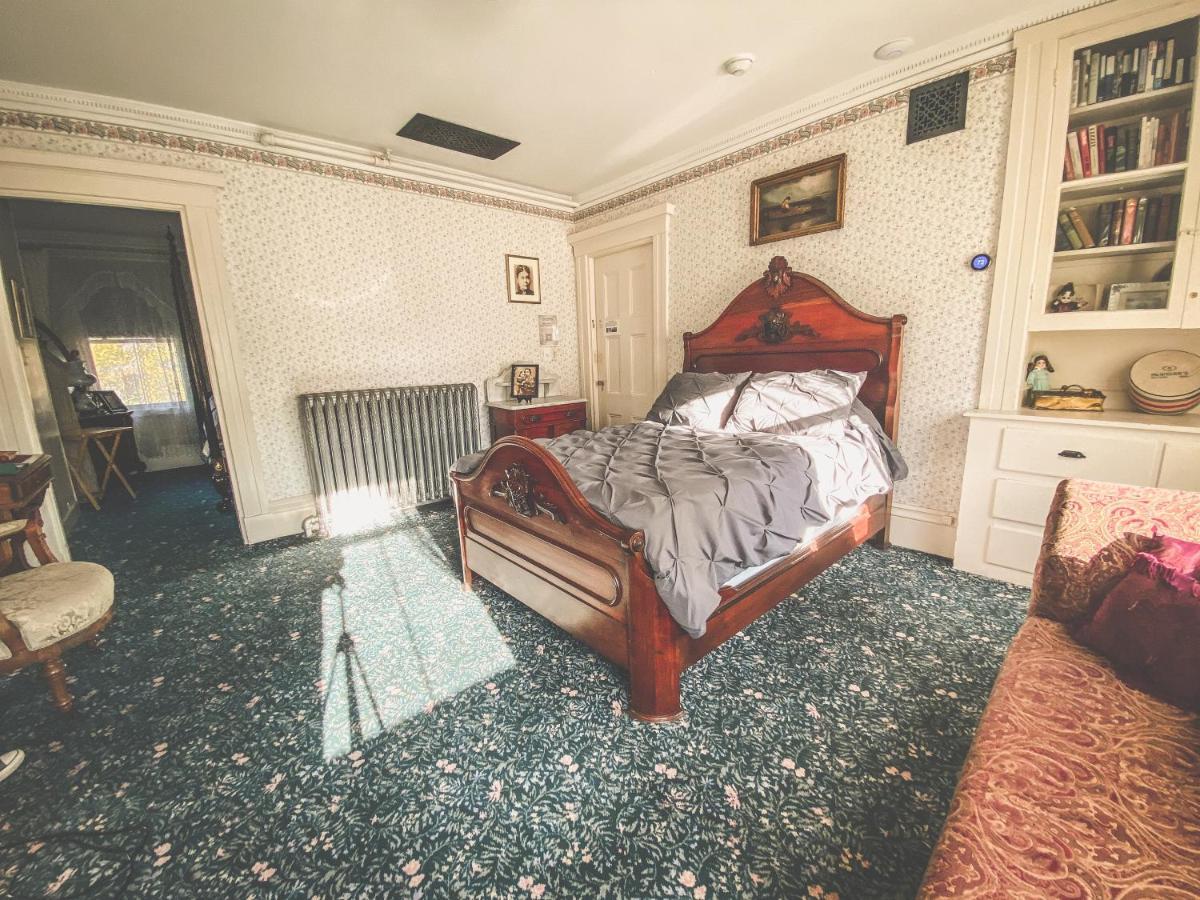 福尔里弗Lizzie Borden House住宿加早餐旅馆 外观 照片